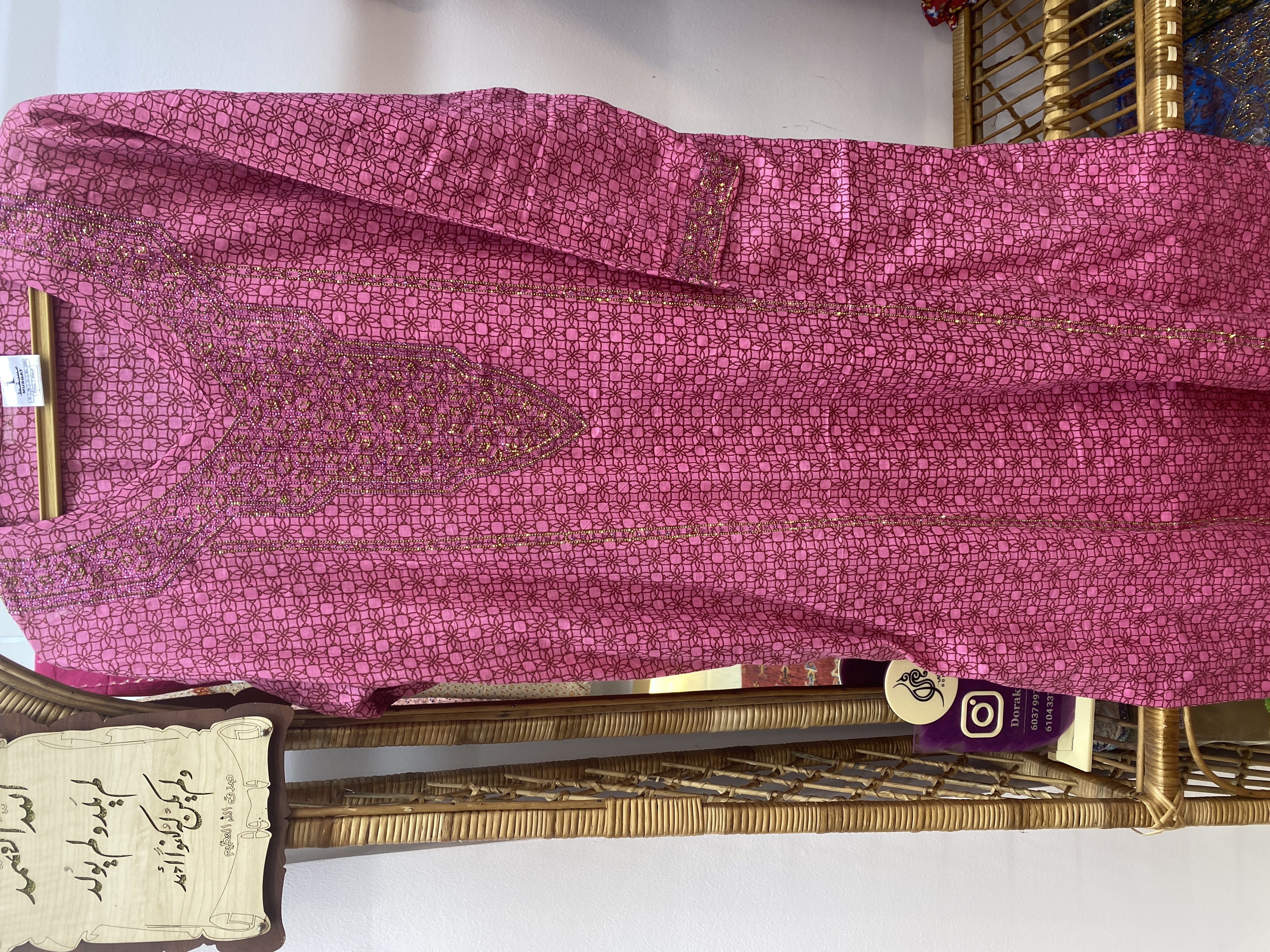 لباس زنانه همراه با شال جلو نگین کار شده استین بلند برند مسقط